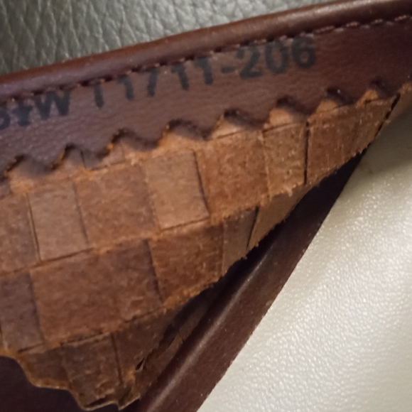 Trotters leather slingbacks. - Picture 3 of 6